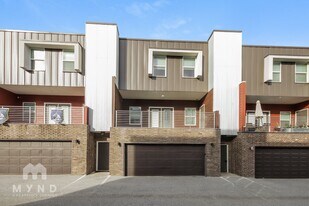 1730 N Reno Dr in Fayetteville, AR - Building Photo