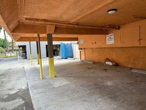 10009 Sepulveda Blvd in Los Angeles, CA - Building Photo - Building Photo