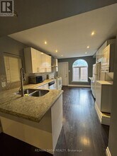 1531 Queen St E in Toronto, ON - Building Photo - Building Photo