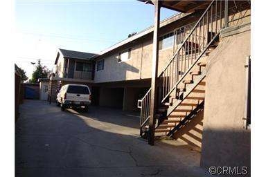 6105 Alamo Ave in Maywood, CA - Foto de edificio