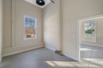 34 Tremaine St in Leominster, MA - Building Photo - Building Photo