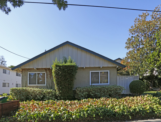 136 TOWNE Ter in Los Gatos, CA - Foto de edificio - Building Photo