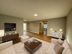 2304 Maher Dr, Unit 3 in Santa Rosa, CA - Building Photo - Building Photo