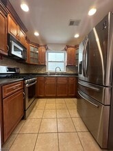 1028 Lafayette St in Elizabeth, NJ - Foto de edificio - Building Photo