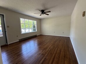 108 Crystal Lake Ct in Stephens City, VA - Building Photo - Building Photo