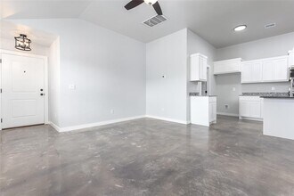 2323 SW 90th Pl in Oklahoma City, OK - Building Photo - Building Photo