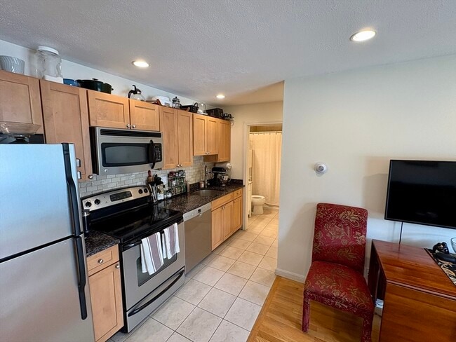 126 Clifton St, Unit 2