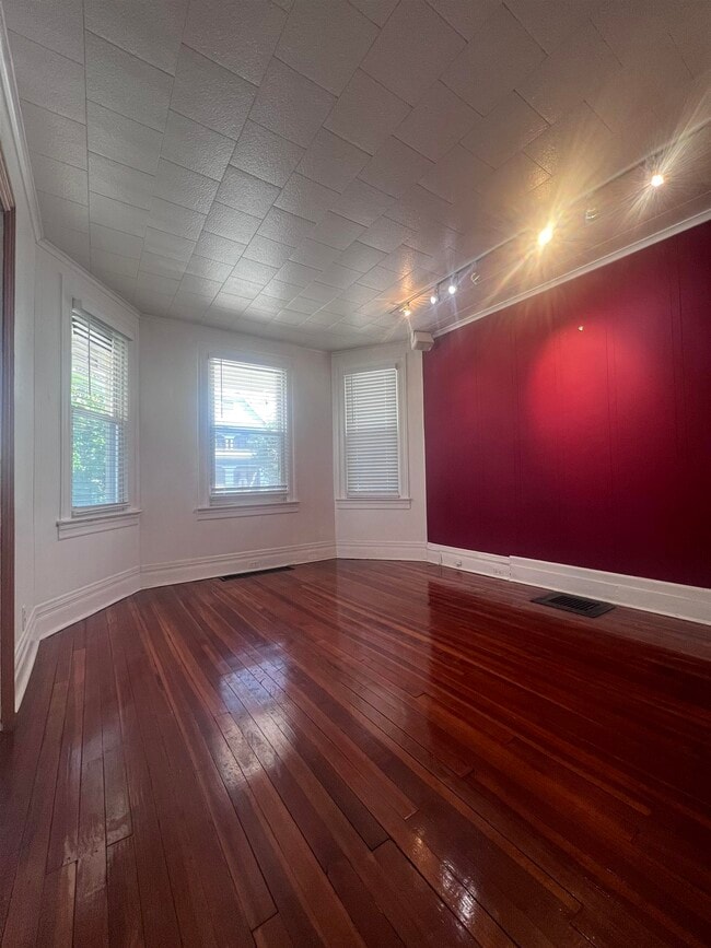 94 W 46th St in Bayonne, NJ - Building Photo - Building Photo