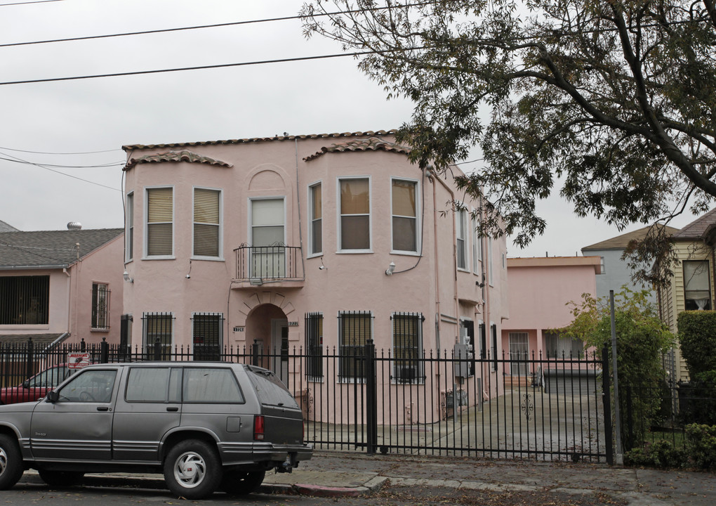 1720-1724 35th Ave in Oakland, CA - Building Photo