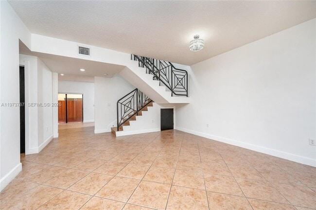 11115 W Okeechobee Rd in Hialeah Gardens, FL - Building Photo - Building Photo