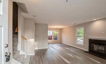 15501 Empress Way in Bowie, MD - Foto de edificio - Building Photo