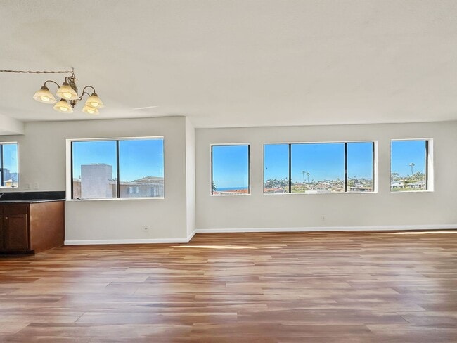 250 Avenida Montalvo in San Clemente, CA - Building Photo - Building Photo