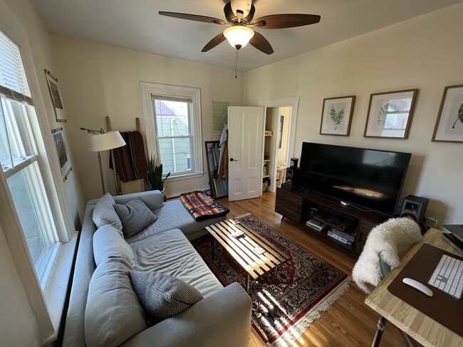 12 Claremon St, Unit 2