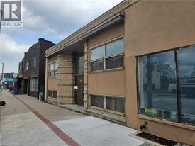 216 Parkdale Ave N in Hamilton, ON - Building Photo