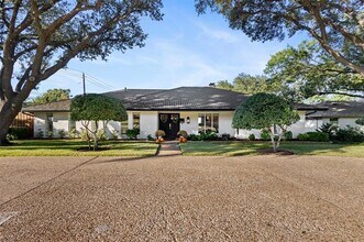 3707 Pallos Verdas Dr in Dallas, TX - Building Photo - Building Photo