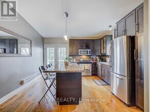 52-52 McMurray Ave in Toronto, ON - Building Photo - Building Photo
