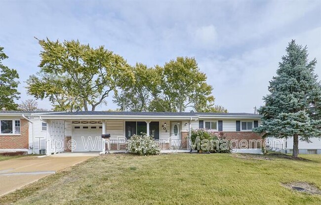 803 Holiday Ave in Hazelwood, MO - Building Photo - Building Photo