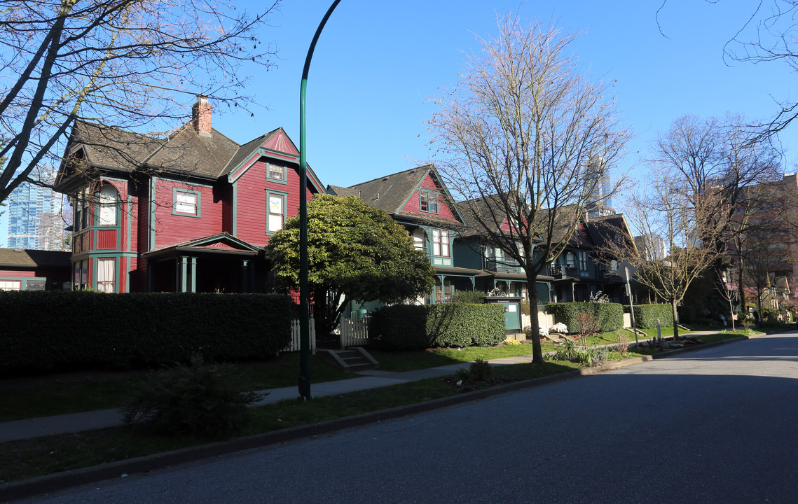 Mol Community Housing Society in Vancouver, BC - Building Photo