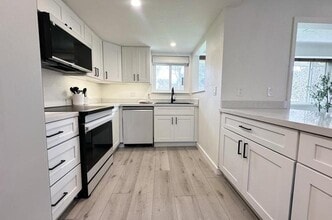 14225 Lora Dr in Los Gatos, CA - Building Photo - Building Photo