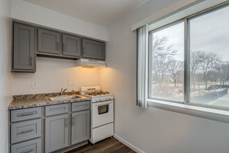 Marian Terrace Apartments in Milwaukee, WI - Building Photo - Interior Photo