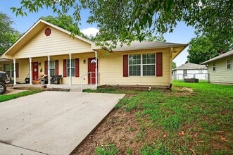 907 W Birge St in Sherman, TX - Building Photo - Building Photo