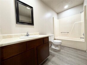 102 NW K St in Bentonville, AR - Building Photo - Building Photo