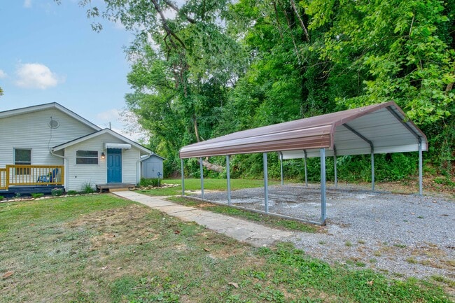 4401 Strawberry Plains Pike in Knoxville, TN - Building Photo - Building Photo