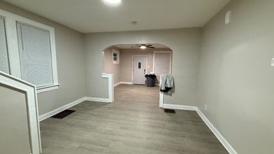 78 E Barthman Ave in Columbus, OH - Building Photo - Building Photo