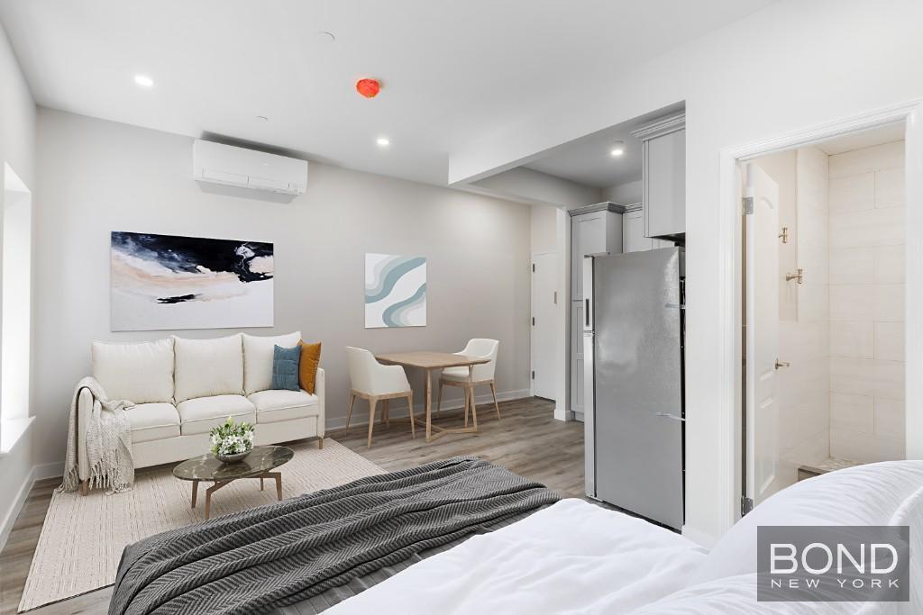 317 W 48th St in New York, NY - Building Photo