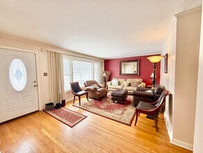 2909 Oakton St in Park Ridge, IL - Building Photo - Building Photo