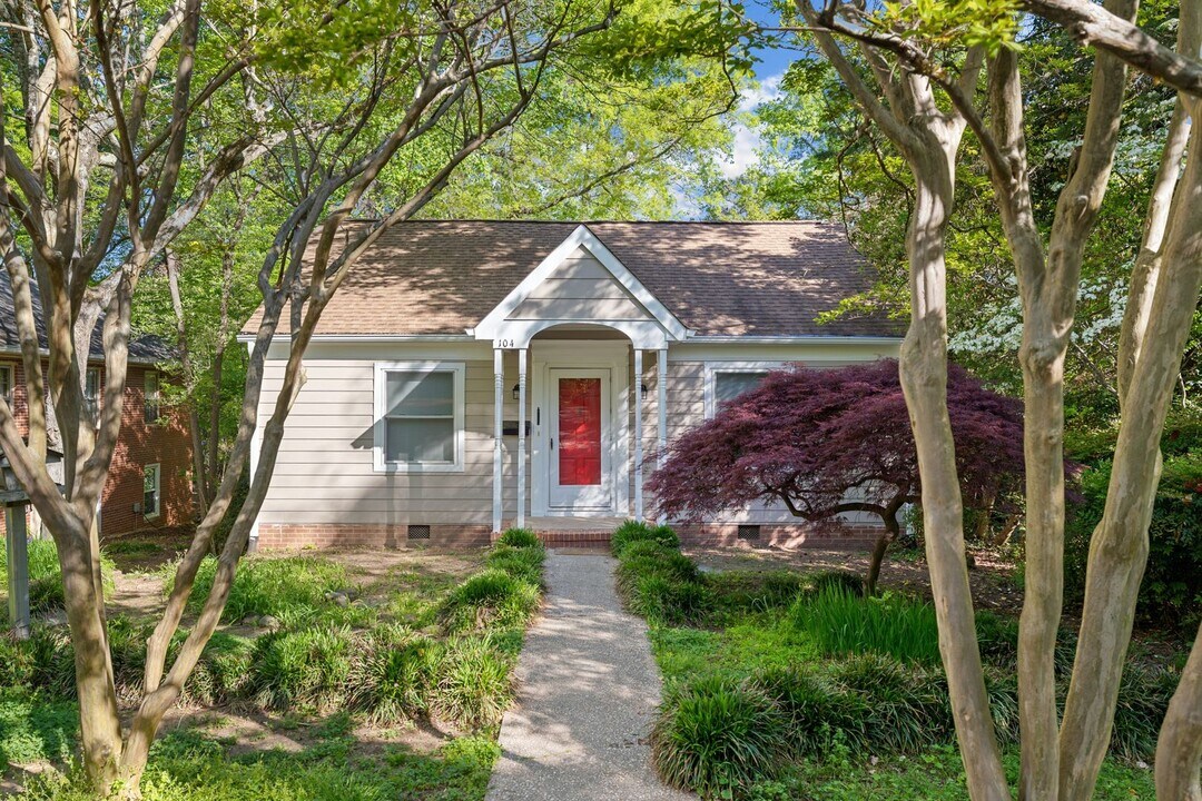 104 Noble St in Chapel Hill, NC - Building Photo