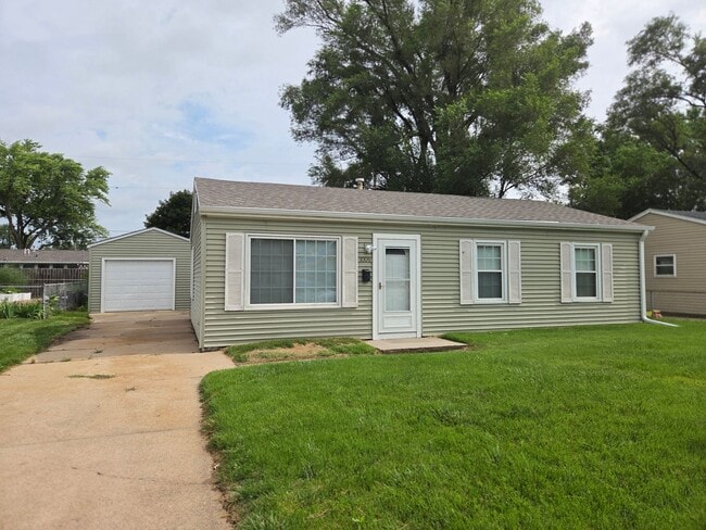property at 1006 Hiatt St