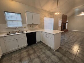 3895 Oak Branch Cir E in Memphis, TN - Building Photo - Building Photo