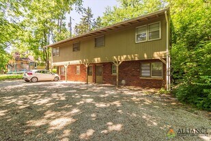 1725 Houston St in Manhattan, KS - Building Photo