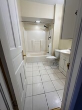 1096 Elmwood Ave, Unit Upper Floor in Buffalo, NY - Building Photo - Building Photo