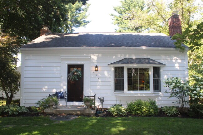 275 Woodland Dr in South Lyon, MI - Building Photo - Building Photo