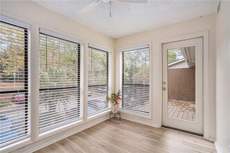 512 Park Ridge Cir in Marietta, GA - Building Photo - Building Photo