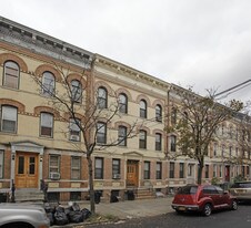 1865 Madison St in Flushing, NY - Building Photo