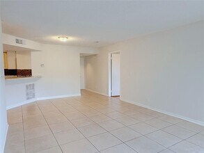 9055 Wiles Rd in Coral Springs, FL - Building Photo - Building Photo