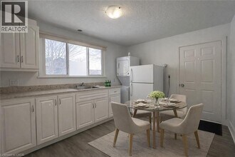 168 Fifth Ave in Kitchener, ON - Building Photo - Building Photo