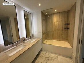 429 Kent Ave in Brooklyn, NY - Building Photo - Building Photo