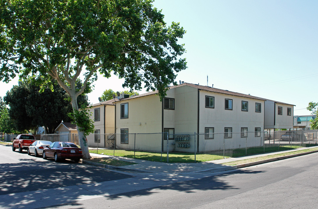 2312 E Grant Ave in Fresno, CA - Building Photo