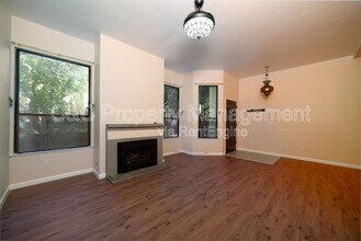 2890 E Huntington Blvd in Fresno, CA - Building Photo - Building Photo