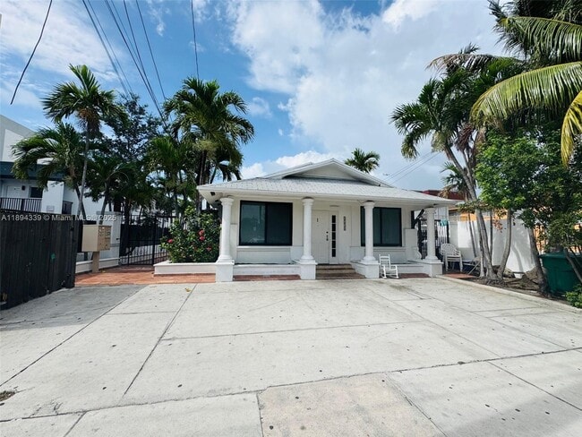 1238 SW 4th St
