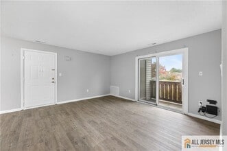 2415 Ravens Crest Dr in Plainsboro, NJ - Building Photo - Building Photo