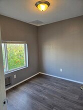 3310 6th Ave, Unit 2 in Tacoma, WA - Foto de edificio - Building Photo
