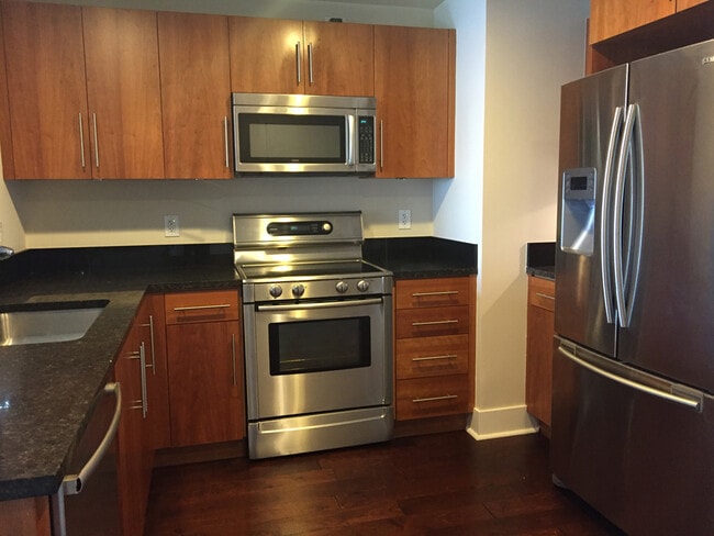 88 E San Fernando St in San Jose, CA - Building Photo - Building Photo