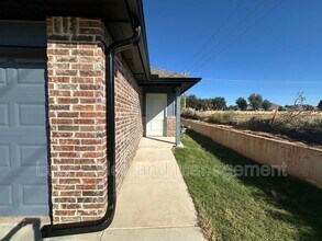 11500 Mackenzie Wy in Yukon, OK - Building Photo - Building Photo
