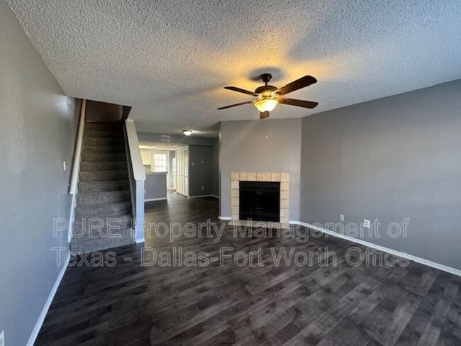 4004 W Pioneer Dr in Irving, TX - Building Photo - Building Photo