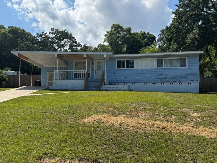 296 Springdale Cir in Pensacola, FL - Building Photo